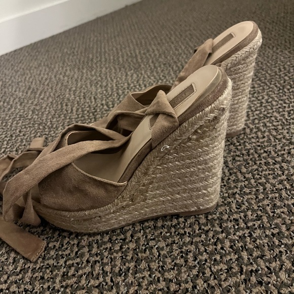 FOREVER 21 tan suede espadrille wedges - Picture 4 of 5
